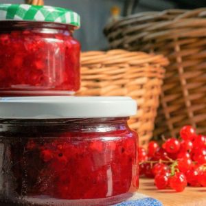 dżem babci Marysi z czerwonej porzeczki