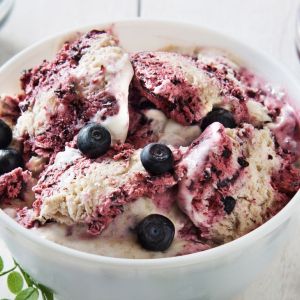 kremowe lody jagodowe z mascarpone