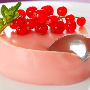 panna cotta porzeczkowa
