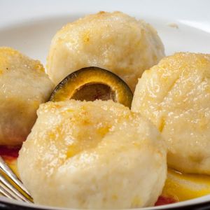 knedle ze śliwkami - przepis Beaty Śniechowskiej