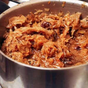 bigos z kapusty kiszonej do słoików