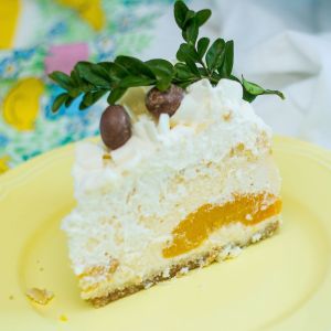 dlaczego sernik podchodzi wodą