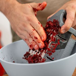 Sałatka z gotowanych buraków i ogórków kiszonych