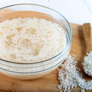 moczenie ryżu w wodzie z octem