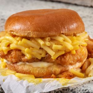 viralowy cheeseburger z makaronem