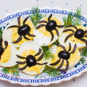 jajka faszerowane a la pajączki