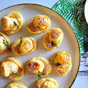 jajka faszerowane z ciasta francuskiego