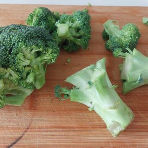co zrobić z łodygami brokuła?