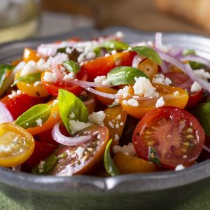 sałatka z pomidorów