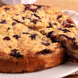 ciasto jogurtowe z borówkami pod kruszonką