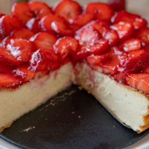 sernik z truskawkami