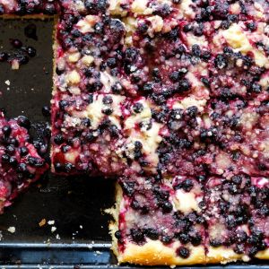 Drożdżowe z porzeczkami