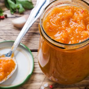 sos z cukinii do słoików