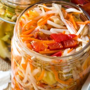 sałatka na zimę z kapusty