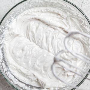 bita śmietana jak obłoczek