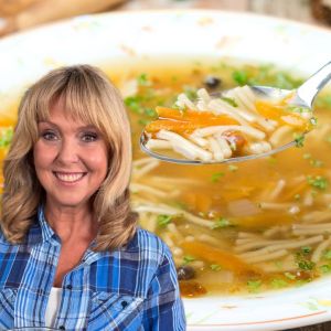 rosół z cynamonem i śliwkami Ewy Wachowicz