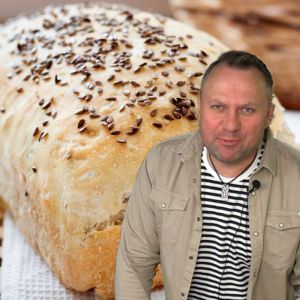 chleb mieszany łyżką Strzelczyka