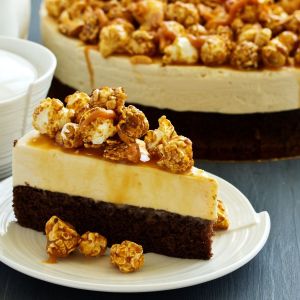 sernik czekoladowo-karmelowy