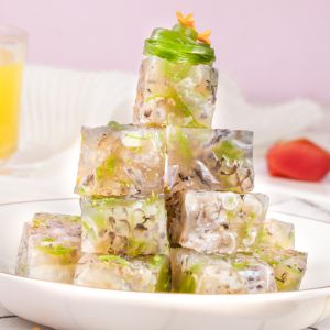 ryba w galarecie w kostkach