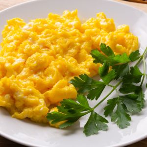 trik na jajecznicę z zimnym masłem