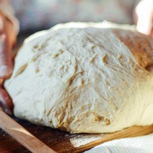 trik z zimnym mlekiem do ciasta drożdżowego