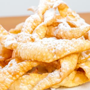 kruche faworki smażone we właściwej temperaturze