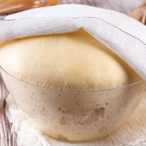 trik z piekarnikiem na wyrastanie ciasta drożdżowego