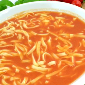 zupa pomidorowa z kluskami