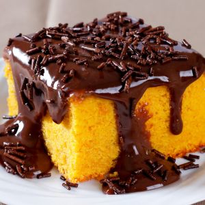 brazylijskie ciasto marchewkowe