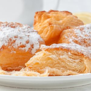 Upieczone ciasto francuskie