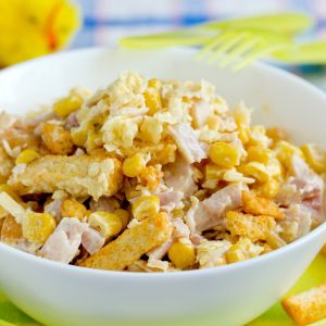 wielkanocna sałatka z grzankami