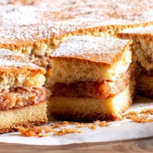 Szarlotka na ucieranym cieście