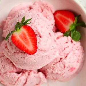 Lody truskawkowe