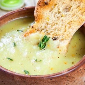 francuska zupa krem z porów i ziemniaków (vichyssoise)