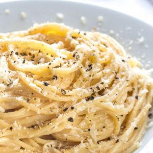 makaron cacio e pepe przez ściereczkę