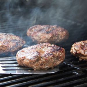 soczyste burgery z grilla