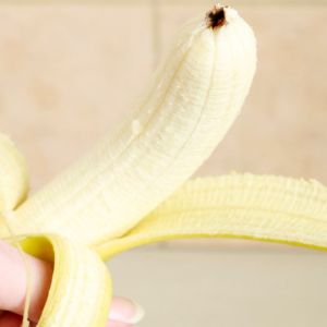 czarna końcowka banana