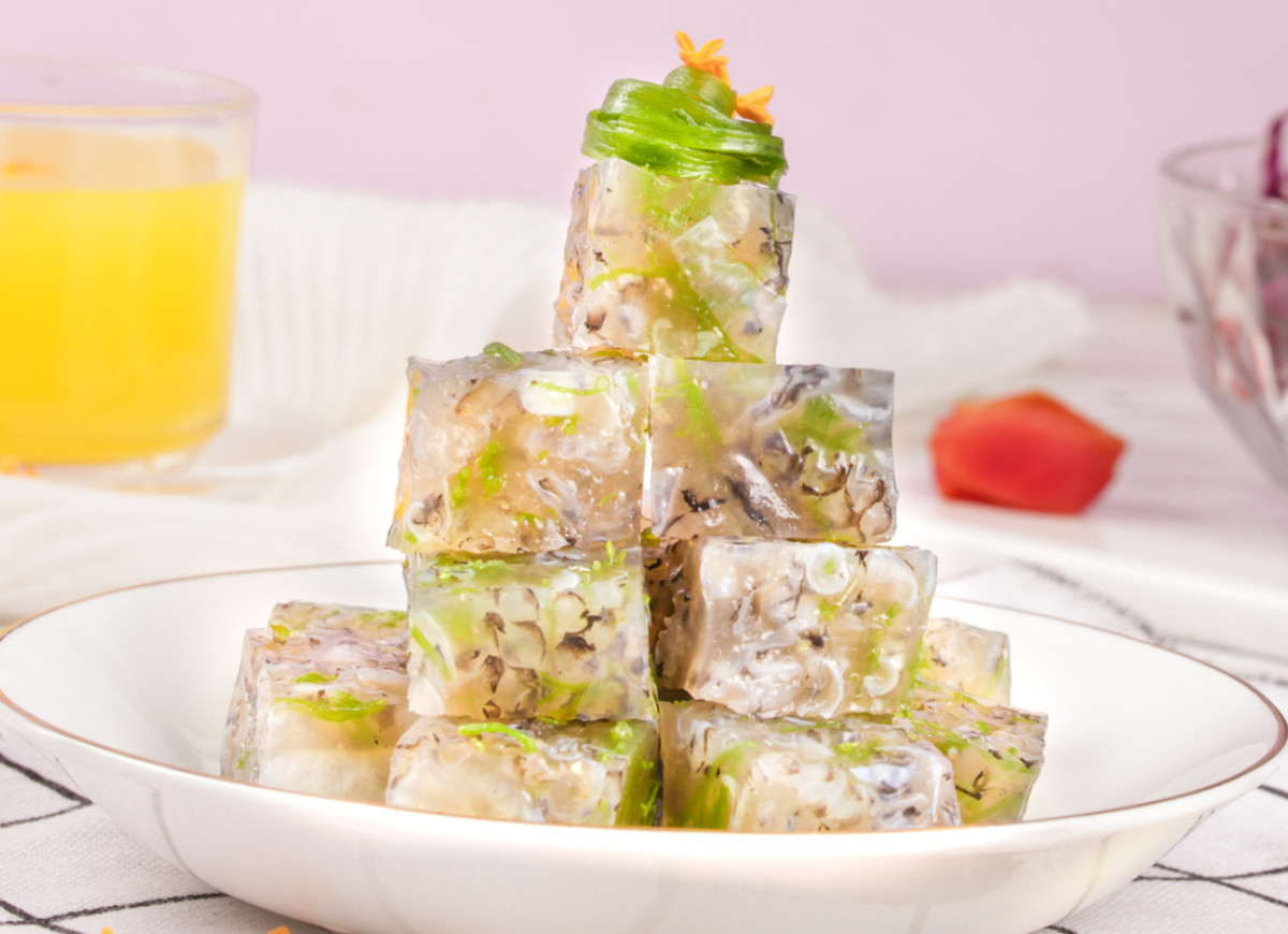 ryba w galarecie w kostkach