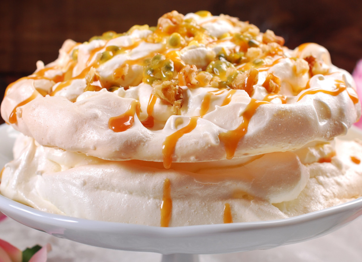 tort bezowy z kremem mango