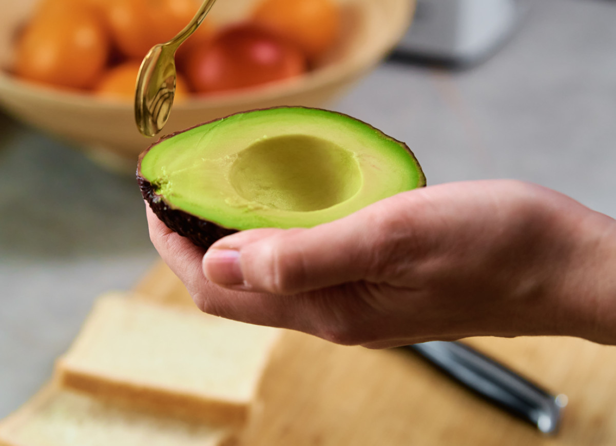 trik na wyjęcie miąższu z awokado
