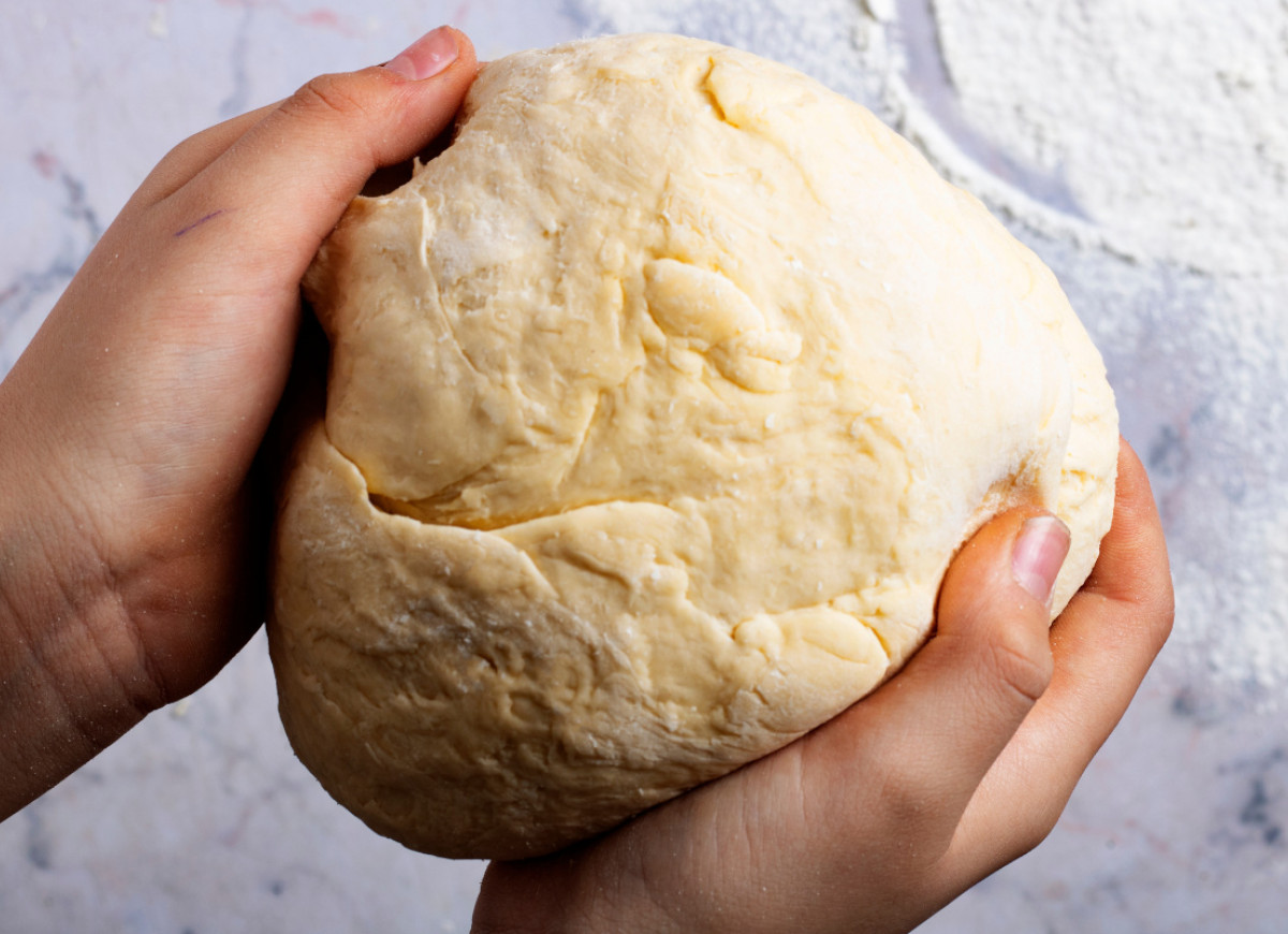 trik na ciasto drożdżowego bez brudzenia rąk