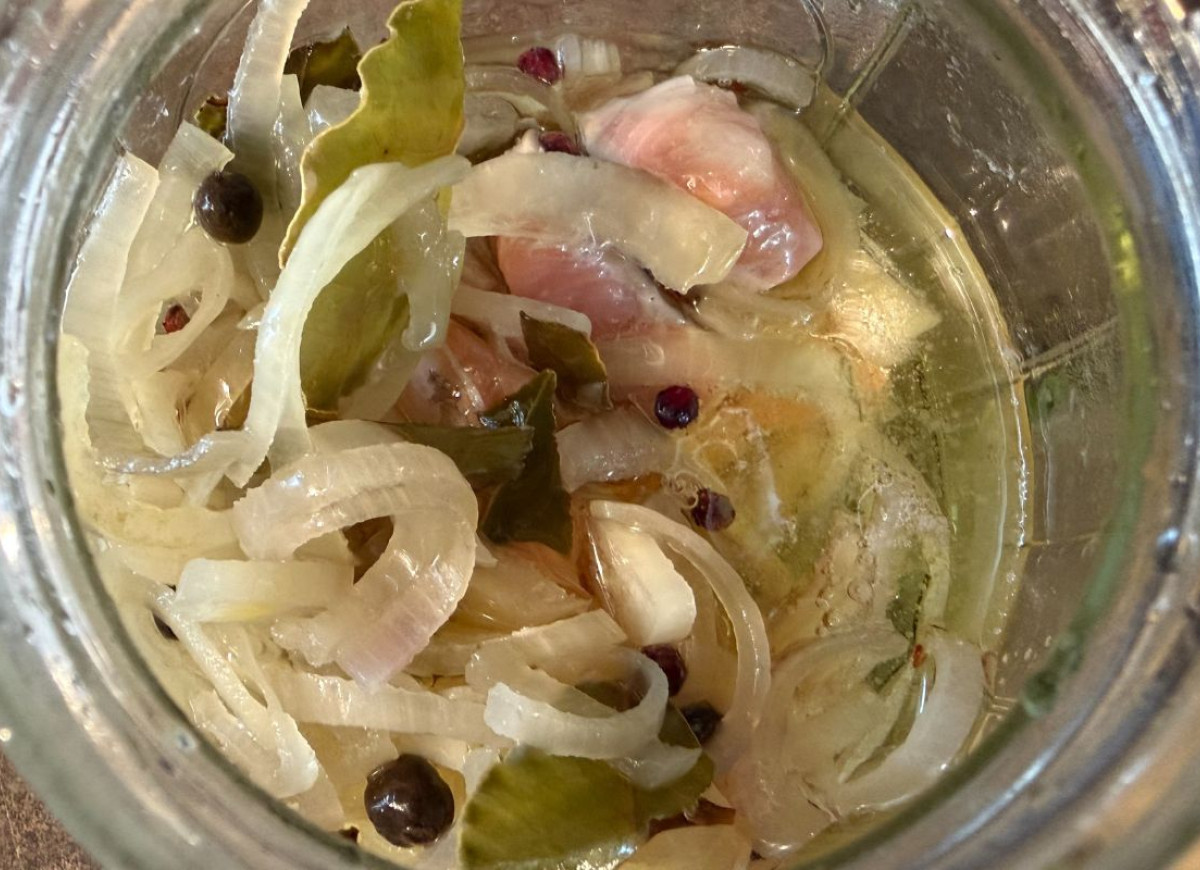 marynowany łosoś ala śledź