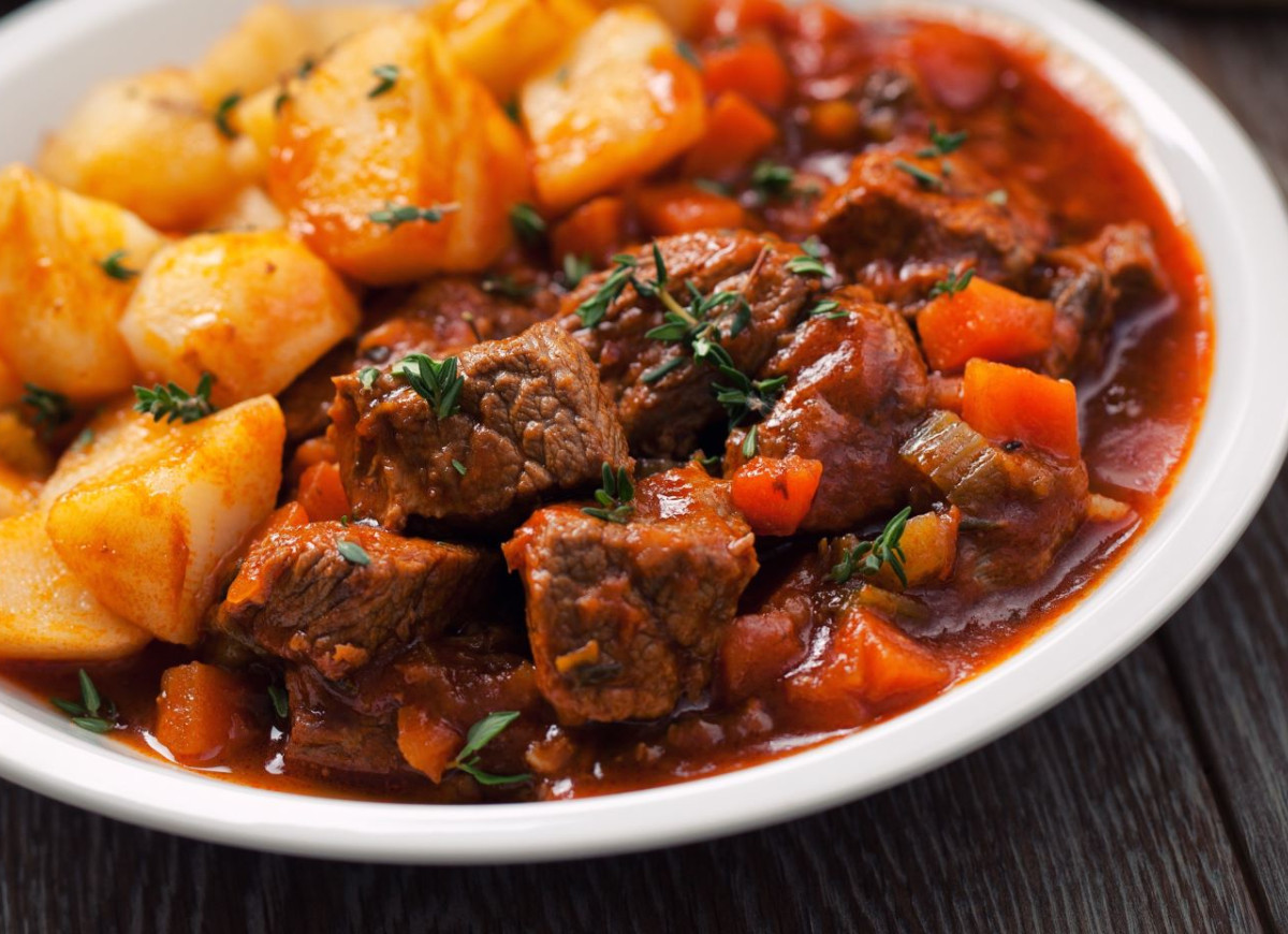 miękkie mięso na gulasz dzięki krojeniu