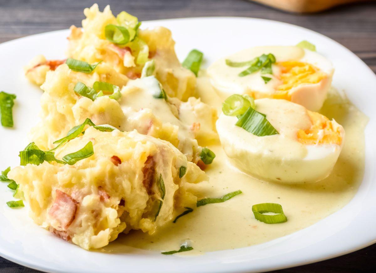 jajka w sosie chrzanowym