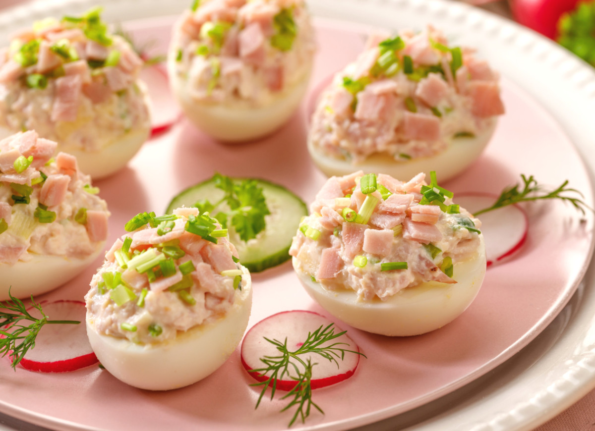 Jajka faszerowane szynką