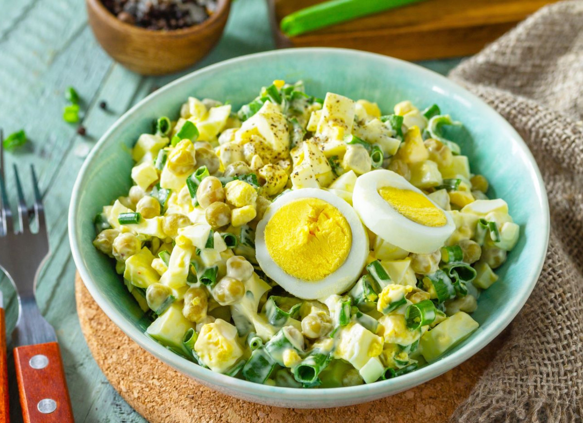 wielkanocna sałatka jajeczna z chrzanem