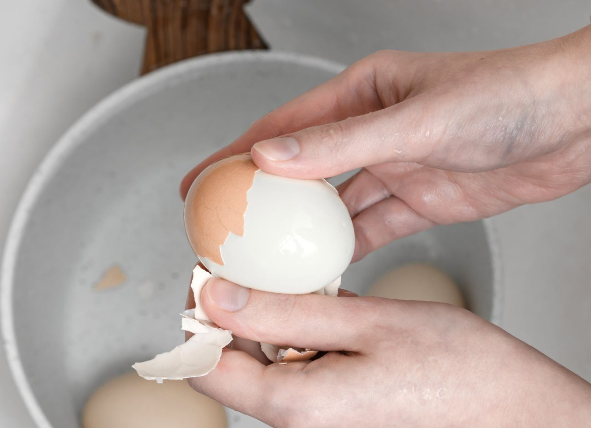 trik na obieranie jajek