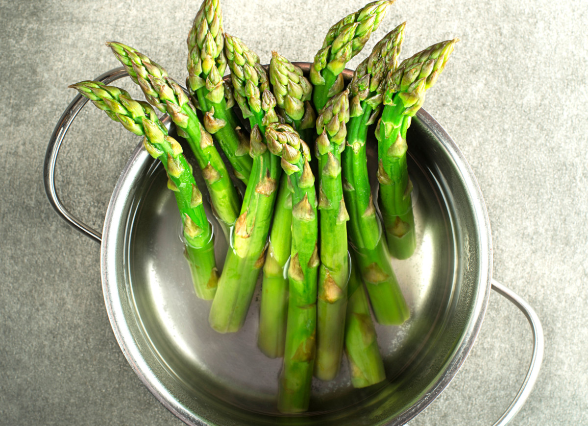 Gotowane szparagi