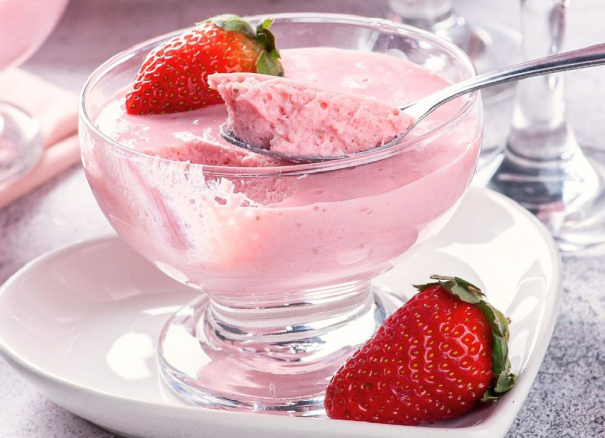 piankowy deser truskawkowy