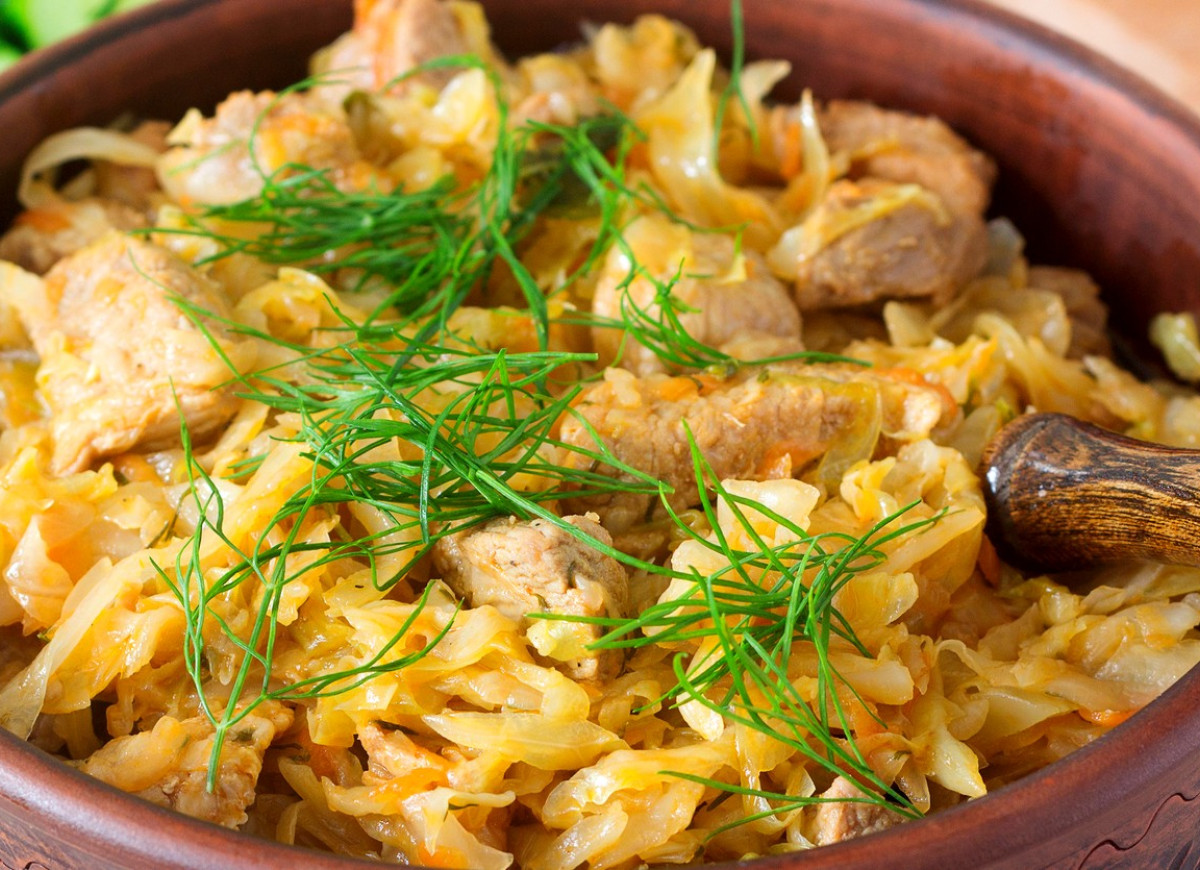 bigos z młodej kapusty